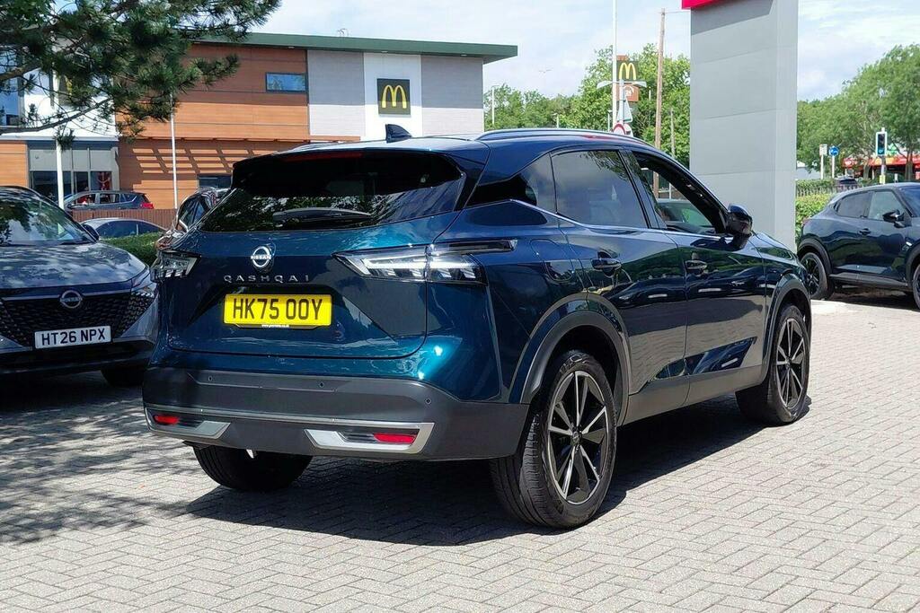 Nissan Qashqai 1.3 Dig T Mhev Tekna Suv Hybrid HK75OOY Green #3