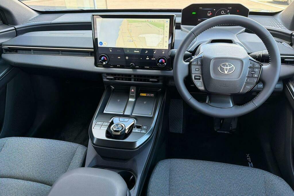 Toyota bZ4X 73.1Kwh Design Suv GU26OXE Silver #6