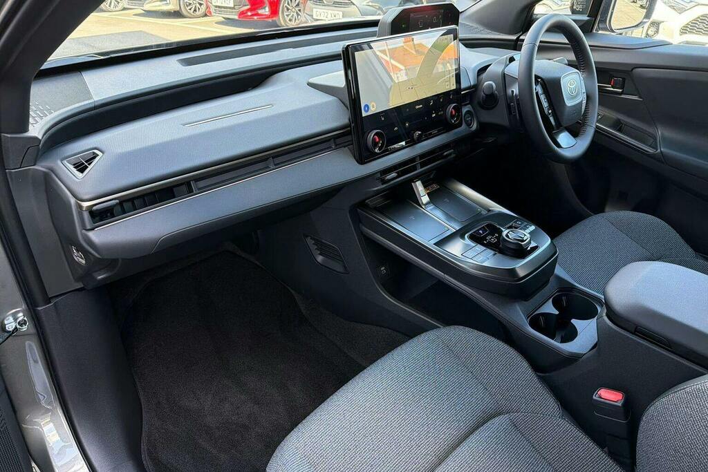 Toyota bZ4X 73.1Kwh Design Suv GU26OXE Silver #5
