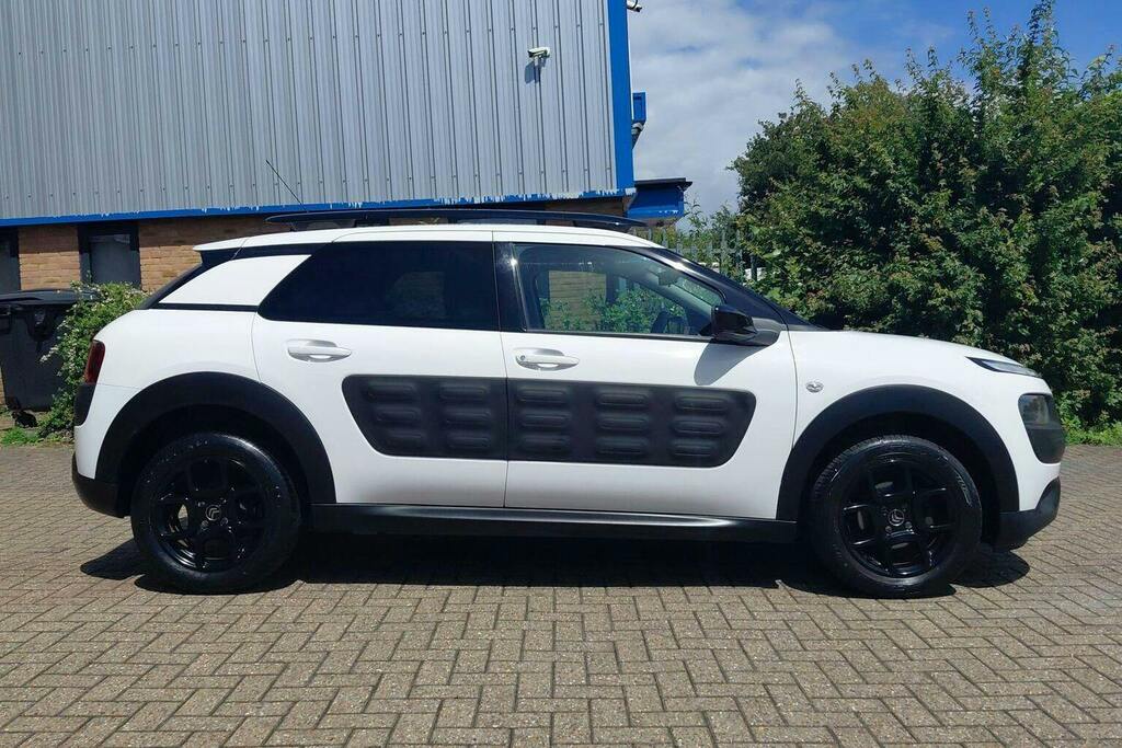 Citroen C4 Cactus 1.2 Puretech Feel Hatchback White #2
