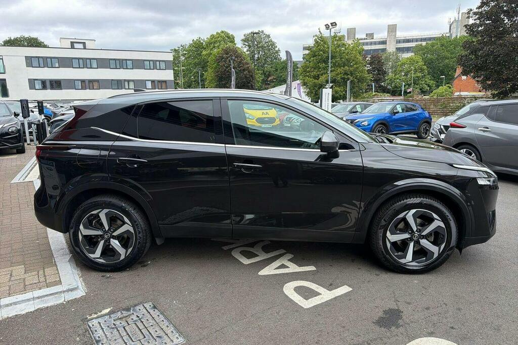 Nissan Qashqai 1.3 Dig T Mhev Premiere Edition Suv Hyb EY71HTP Black #2