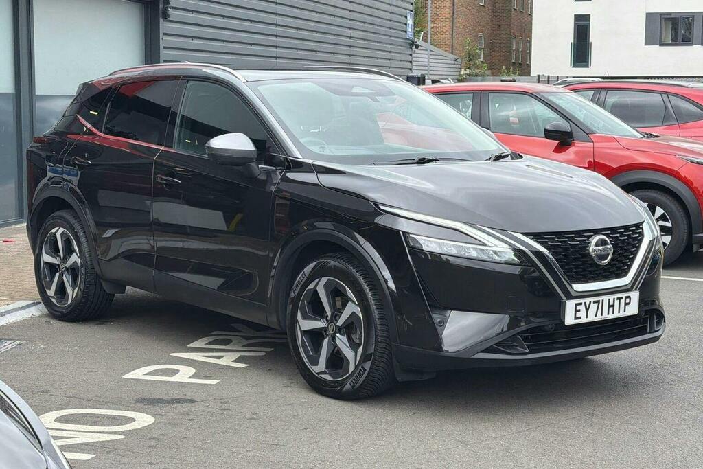 Nissan Qashqai 1.3 Dig T Mhev Premiere Edition Suv Hyb Black