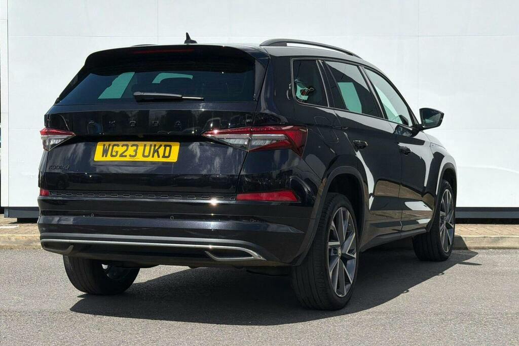 Skoda Kodiaq 1.5 Tsi Act Sportline Suv Dsg WG23UKD Black #3