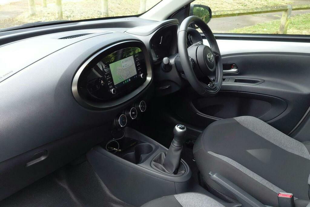 Toyota Aygo X 1.0 Vvt I Pure Hatchback Silver #5
