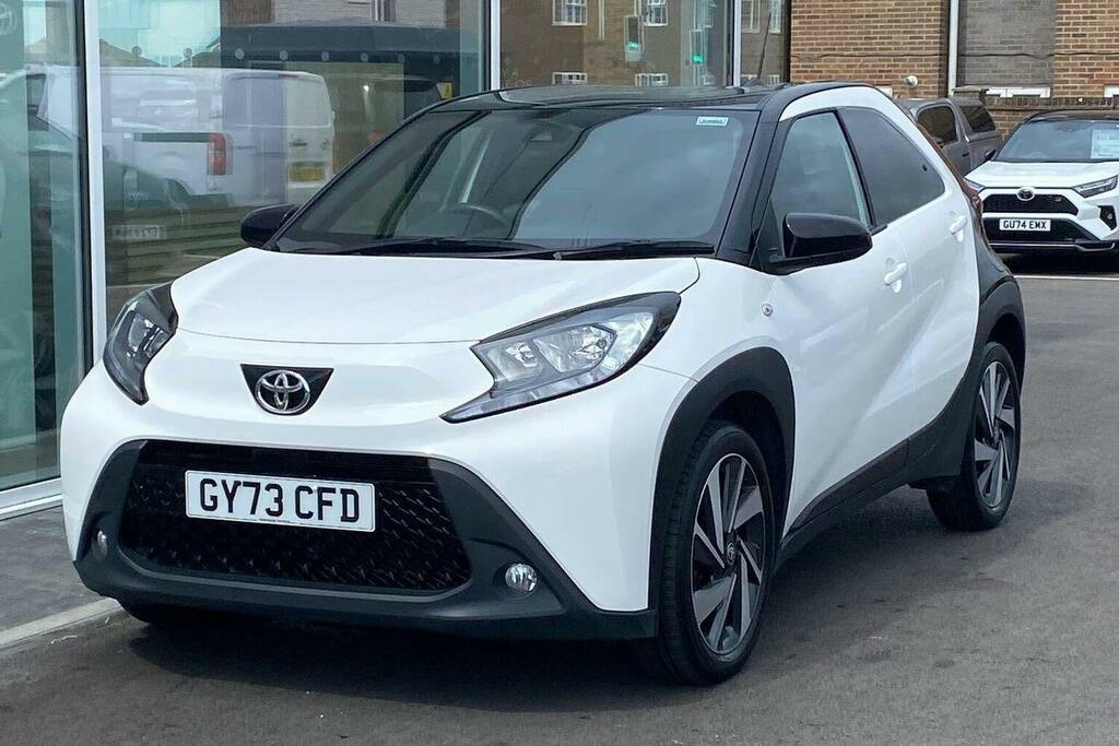 Toyota Aygo X 1.0 Vvt I Edge Hatchback GY73CFD White #3