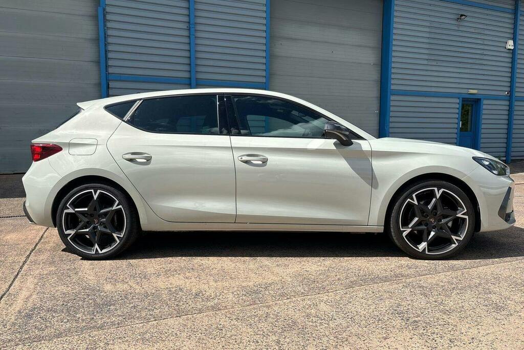 Cupra Leon 1.5 Tsi V2 Hatchback DK75XKW Grey #2