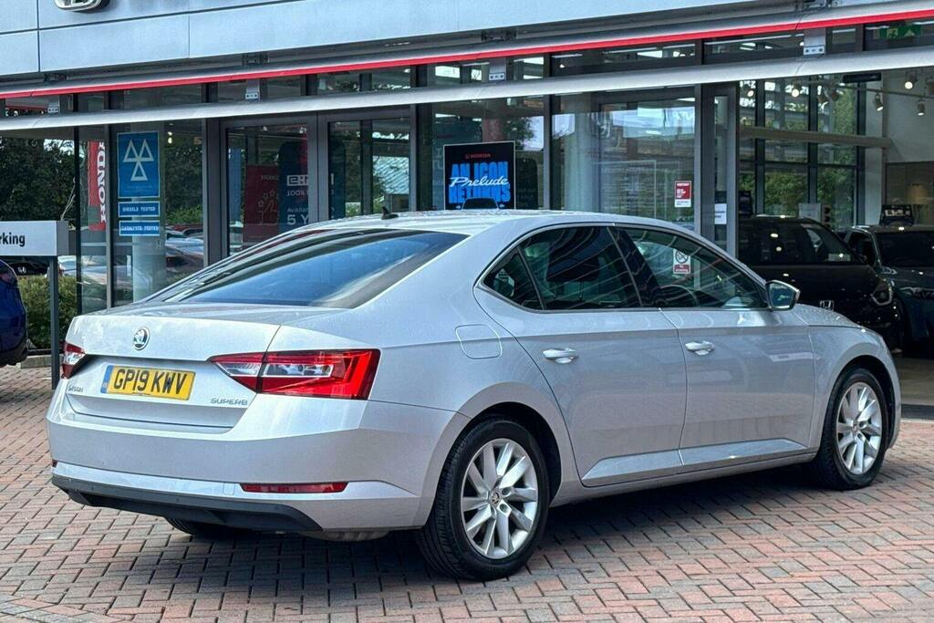 Skoda Superb 1.5 Tsi Act Se Hatchback Dsg Silver #3
