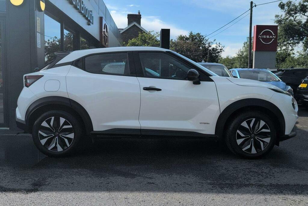 Nissan Juke 1.6 Acenta Premium Suv Hybrid HK24LME White #2