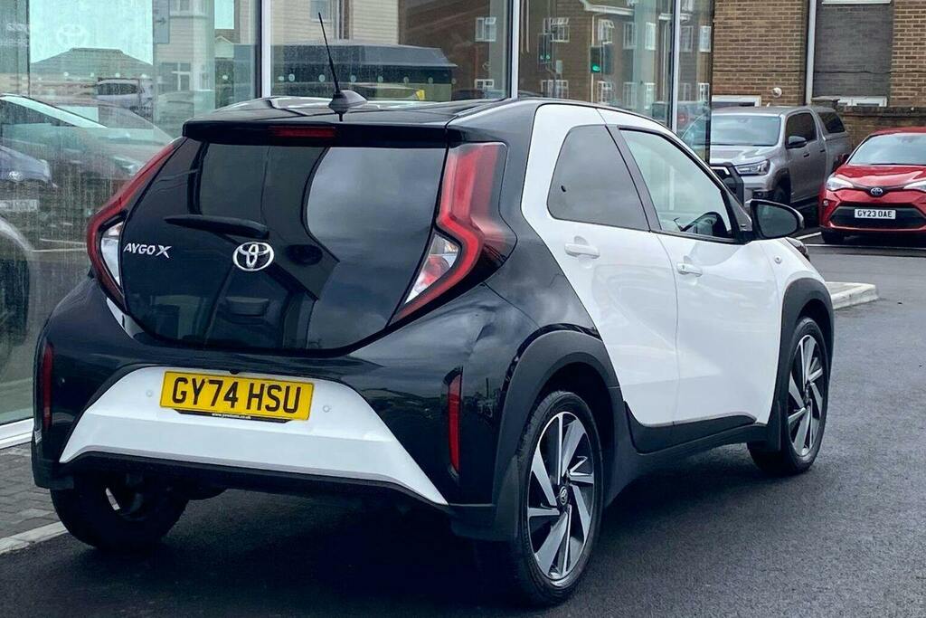 Toyota Aygo X 1.0 Vvt I Edge Hatchback X Shift GY74HSU White #2