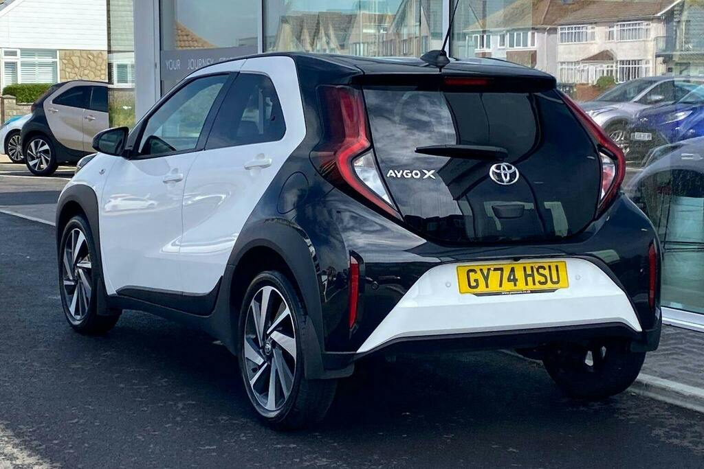 Toyota Aygo X 1.0 Vvt I Edge Hatchback X Shift GY74HSU White #4