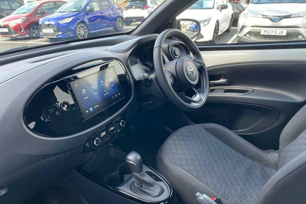 Toyota Aygo X 1.0 Vvt I Edge Hatchback X Shift GY74HSU White #5