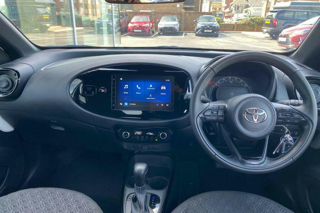 Toyota Aygo X 1.0 Vvt I Edge Hatchback X Shift GY74HSU White #6