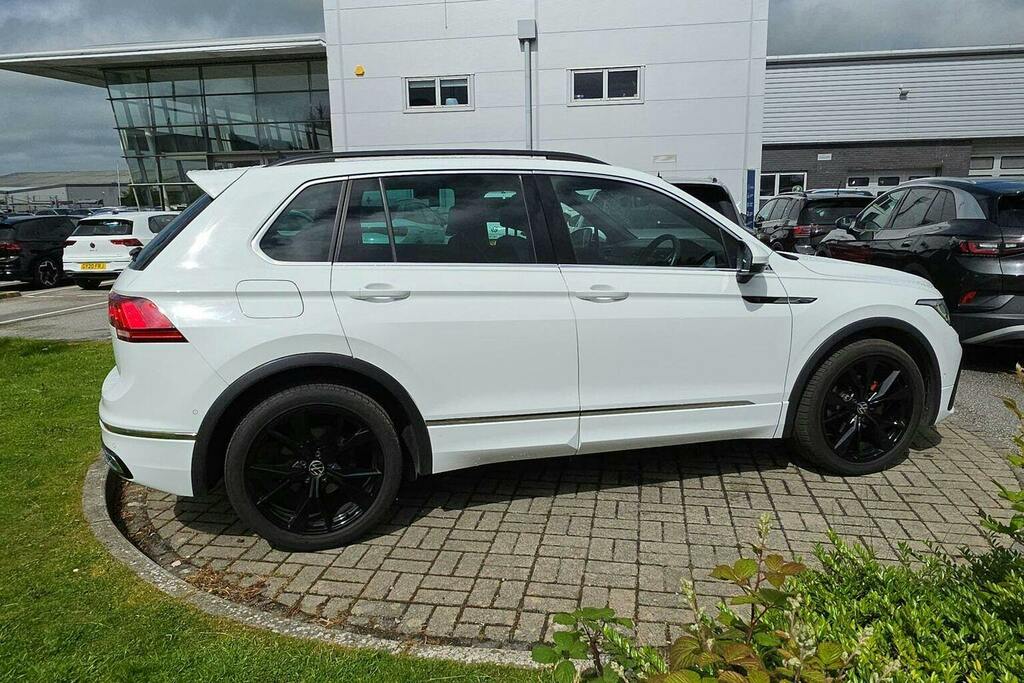 Volkswagen Tiguan 1.5 Tsi R-line Suv Dsg FP21MDJ White #2