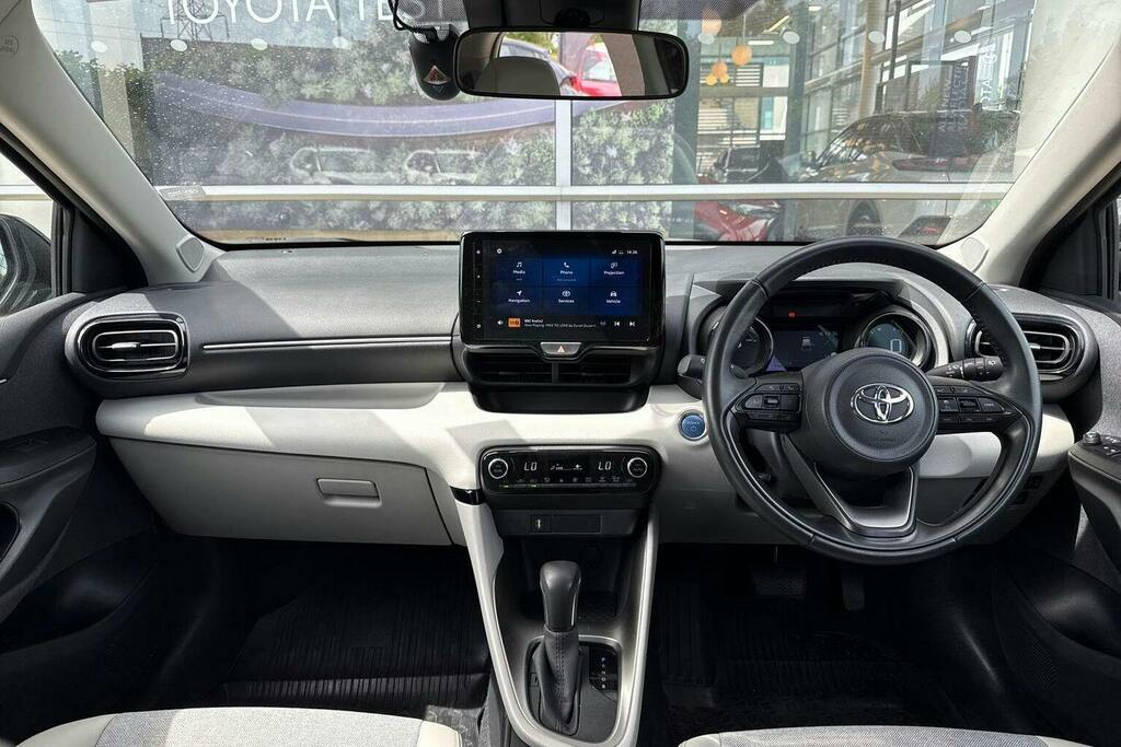 Toyota Yaris 1.5 Vvt H Excel Hatchback Hybrid E Cvt GV72NBG Black #6