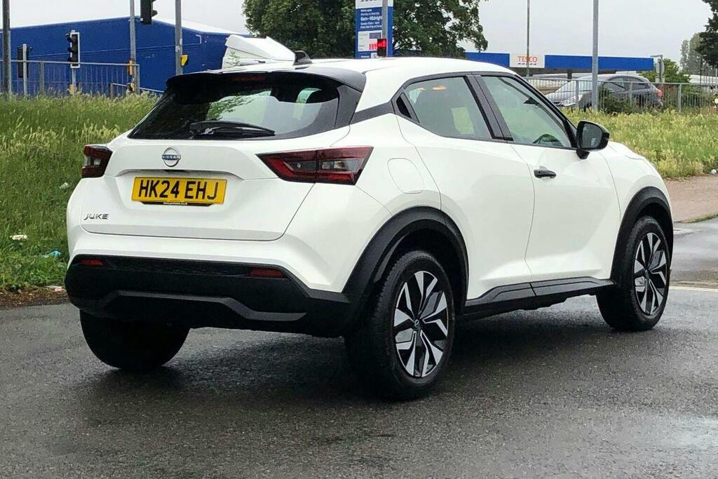 Nissan Juke 1.0 Dig T Acenta Premium Suv Dct White #3