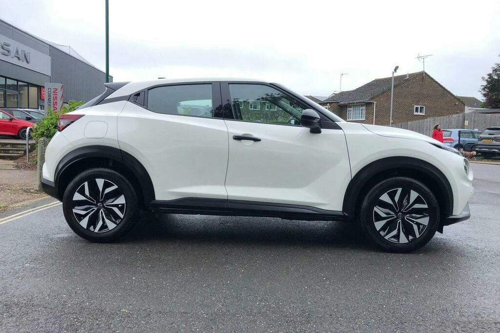 Nissan Juke 1.0 Dig T Acenta Premium Suv Dct White #2