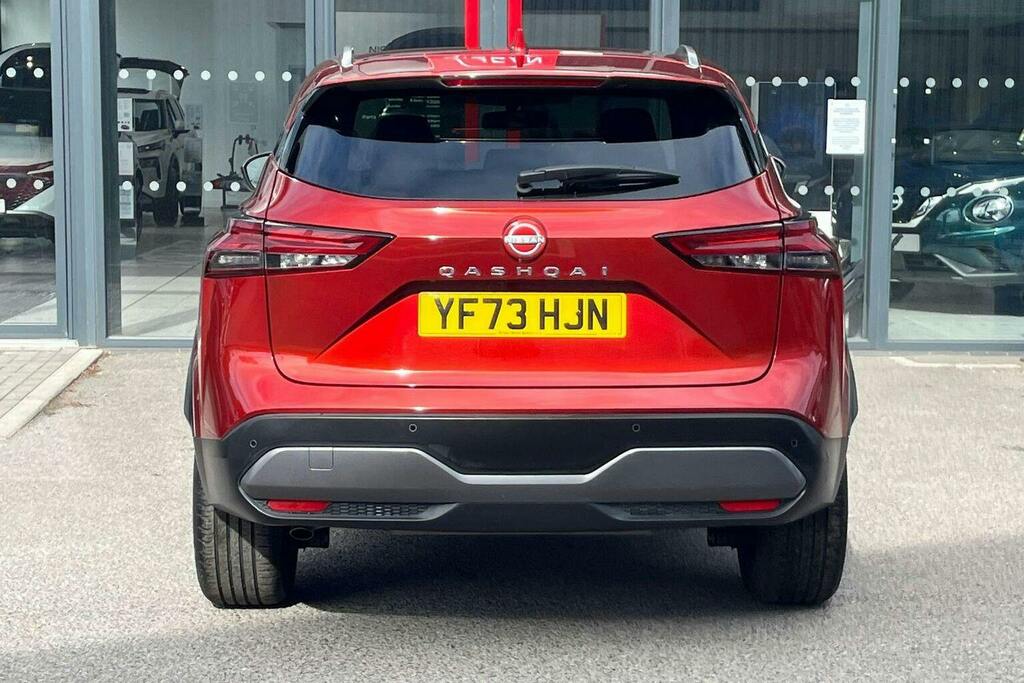 Nissan Qashqai 1.3 Dig T Mhev Tekna Suv Hybrid Xtron YF73HJN Red #4