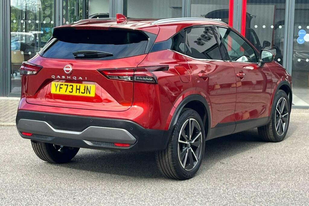 Nissan Qashqai 1.3 Dig T Mhev Tekna Suv Hybrid Xtron YF73HJN Red #3
