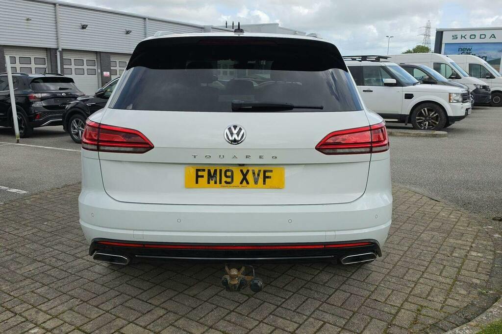 Volkswagen Touareg 3.0 Tdi V6 R-line Tech Suv Tiptronic 4M FM19XVF White #4