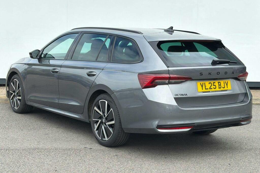 Skoda Octavia 2.0 Tdi Sportline Estate Dsg YL25BJY Grey #5