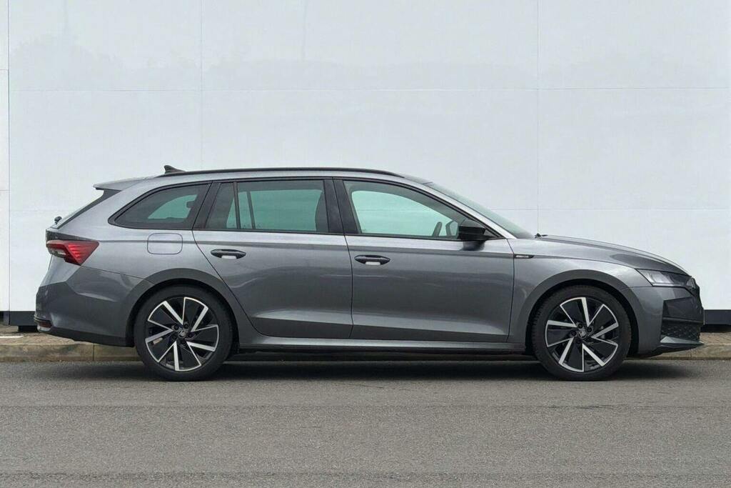 Skoda Octavia 2.0 Tdi Sportline Estate Dsg YL25BJY Grey #2