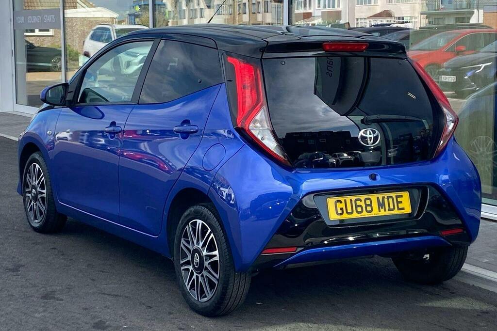Toyota Aygo 1.0 Vvt I X Clusiv Hatchback GU68MDE Blue #4