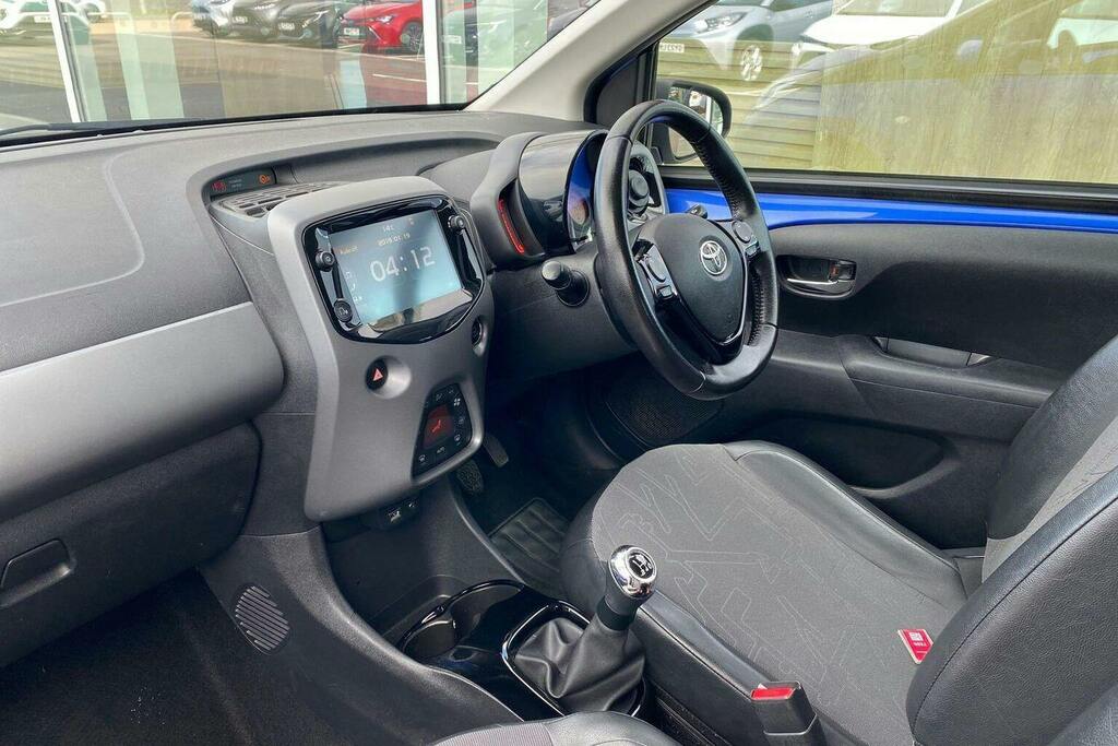 Toyota Aygo 1.0 Vvt I X Clusiv Hatchback GU68MDE Blue #5