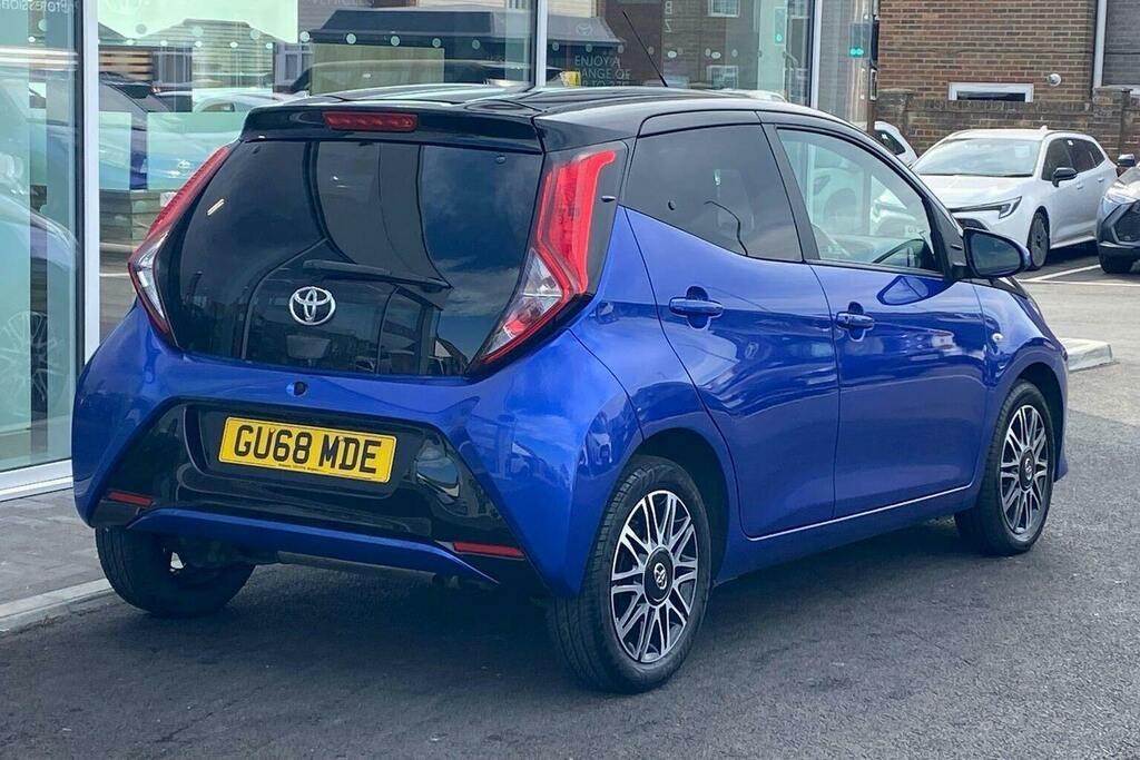 Toyota Aygo 1.0 Vvt I X Clusiv Hatchback GU68MDE Blue #2