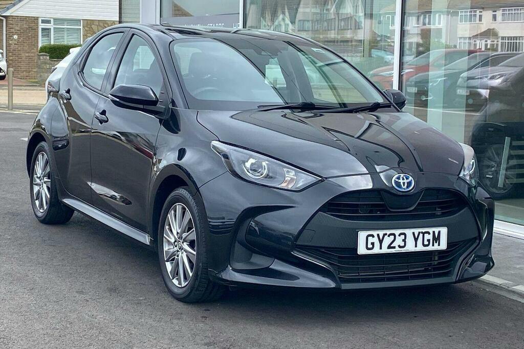 Toyota Yaris 1.5 Vvt H Icon Hatchback Hybrid E Cvt Black