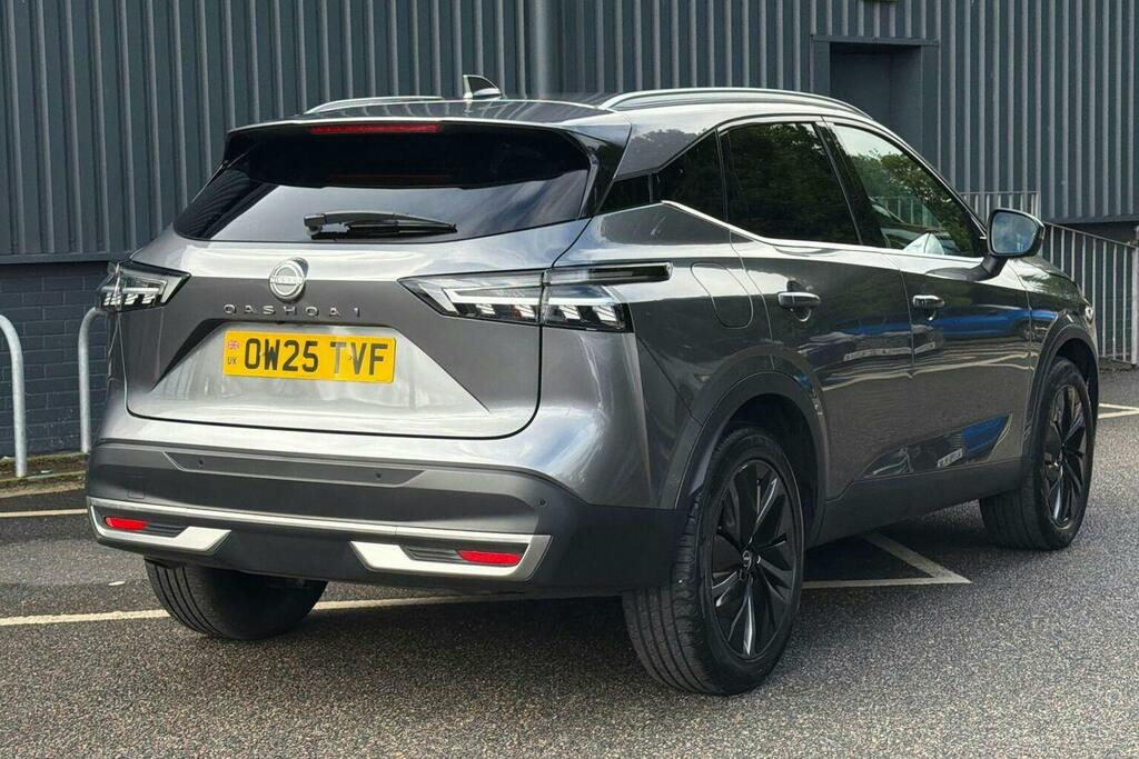 Nissan Qashqai 1.3 Dig T Mhev Tekna Suv Hybrid OW25TVF Grey #3