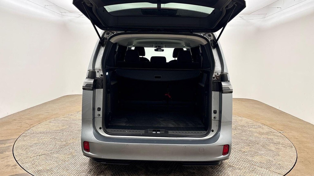 Volkswagen ID.Buzz Pro 77Kwh Life Mpv NL72EWU Silver #6