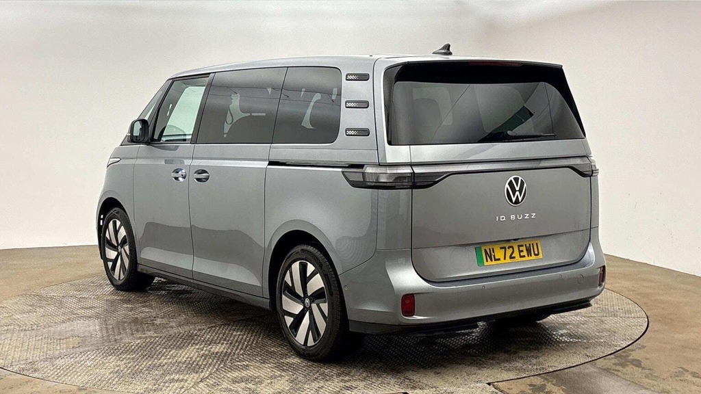 Volkswagen ID.Buzz Pro 77Kwh Life Mpv NL72EWU Silver #2
