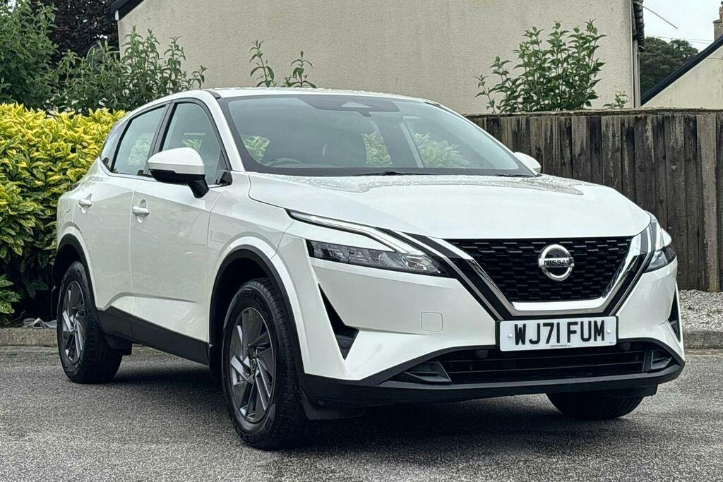 Nissan Qashqai 1.3 Dig T Mhev Acenta Premium Suv Hybri White