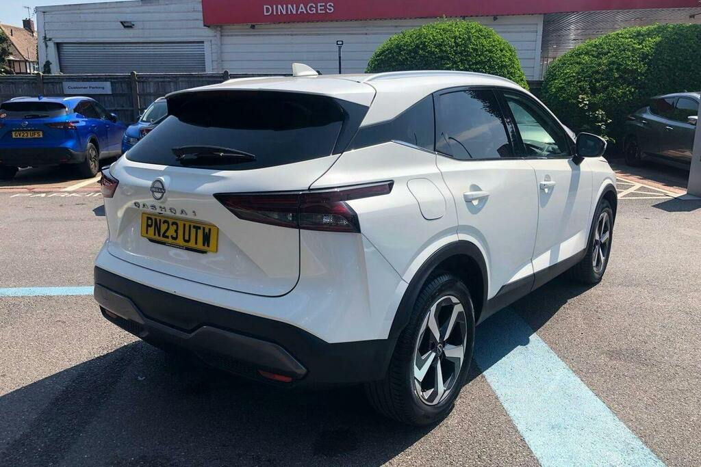 Nissan Qashqai 1.3 Dig T Mhev N Connecta Suv Hybrid Ma PN23UTW White #3