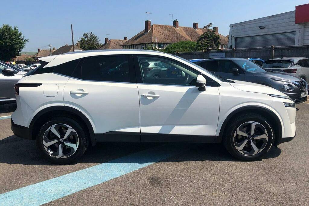 Nissan Qashqai 1.3 Dig T Mhev N Connecta Suv Hybrid Ma PN23UTW White #2