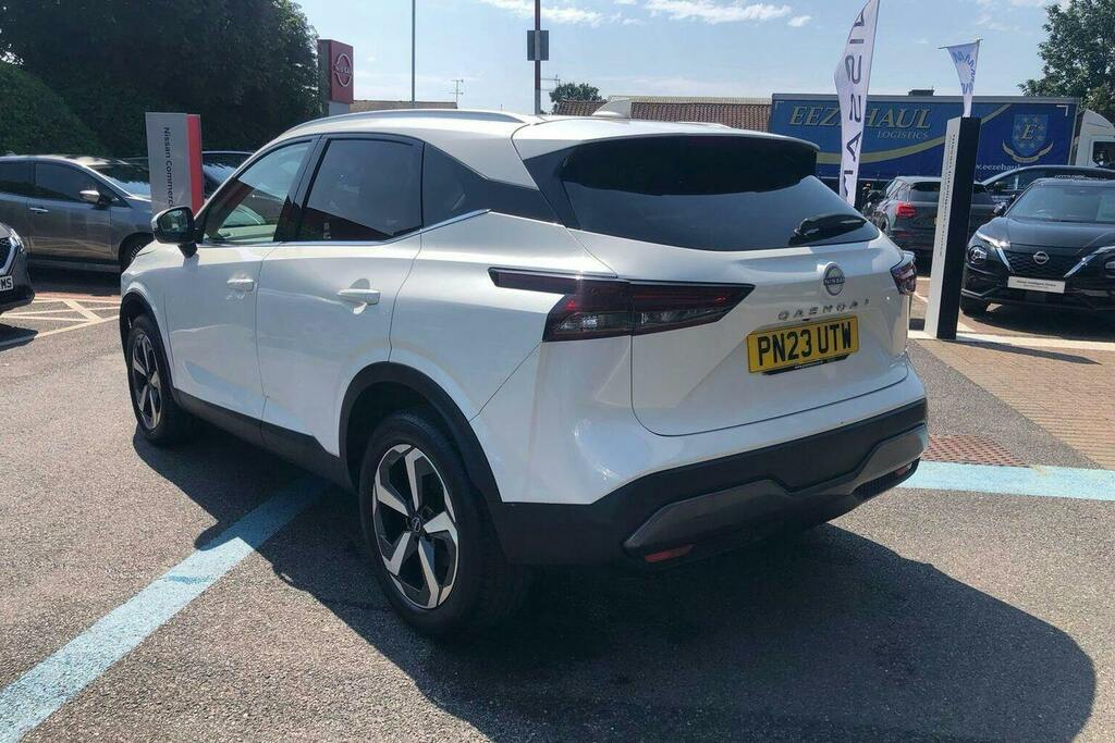 Nissan Qashqai 1.3 Dig T Mhev N Connecta Suv Hybrid Ma PN23UTW White #5