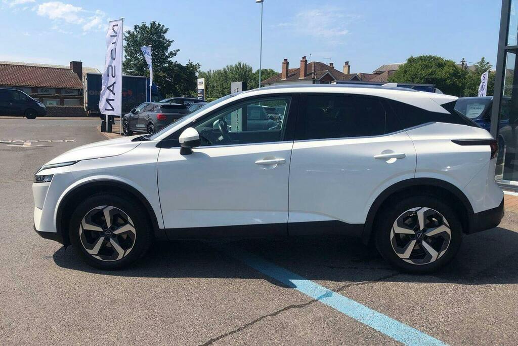 Nissan Qashqai 1.3 Dig T Mhev N Connecta Suv Hybrid Ma PN23UTW White #6