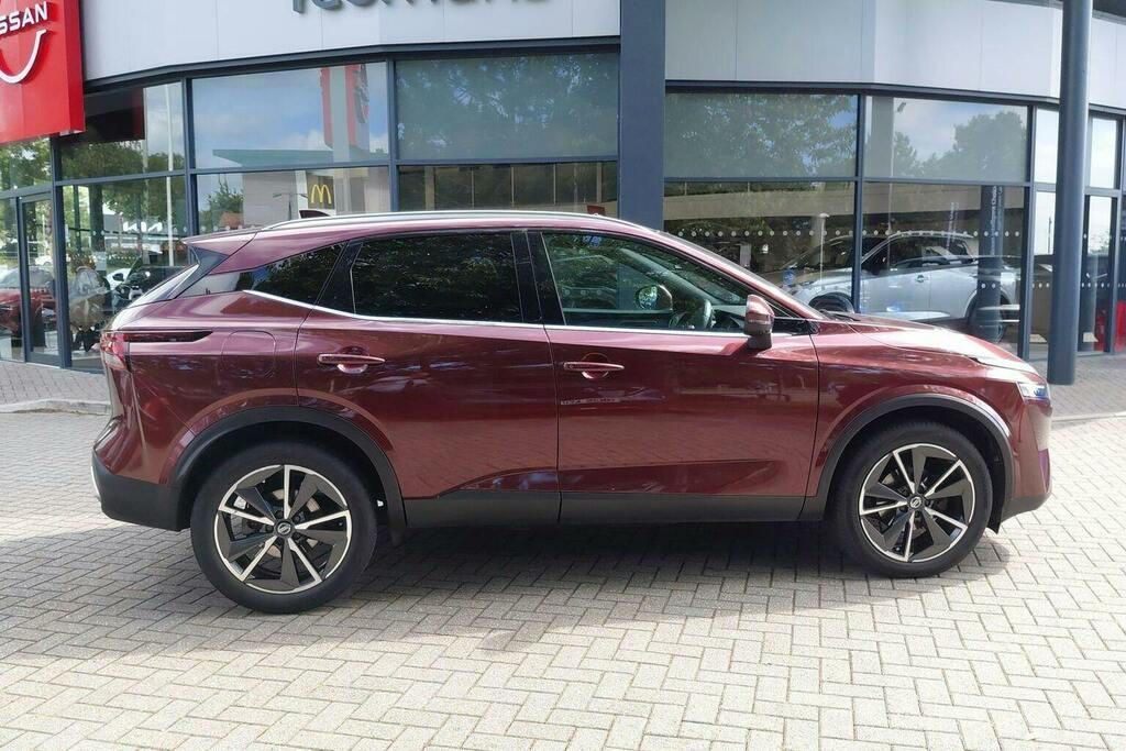 Nissan Qashqai 1.3 Dig T Mhev Tekna Suv Hybrid Xtron DS22PCY Red #2