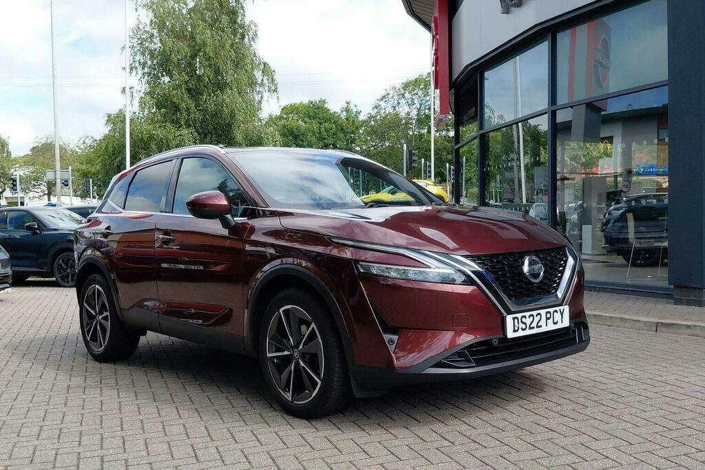 Nissan Qashqai 1.3 Dig T Mhev Tekna Suv Hybrid Xtron Red