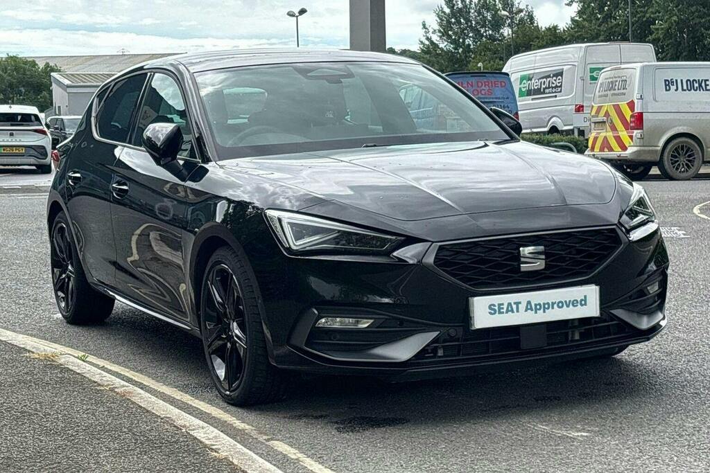 Seat Leon 1.5 Etsi Mhev Fr Black Edition Hatchback Petro Black