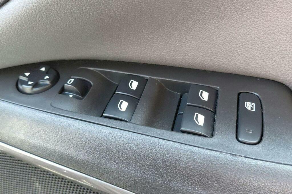 Vauxhall Crossland X 1.2T 130 Elite Nav Start Stop Hatchba  #26