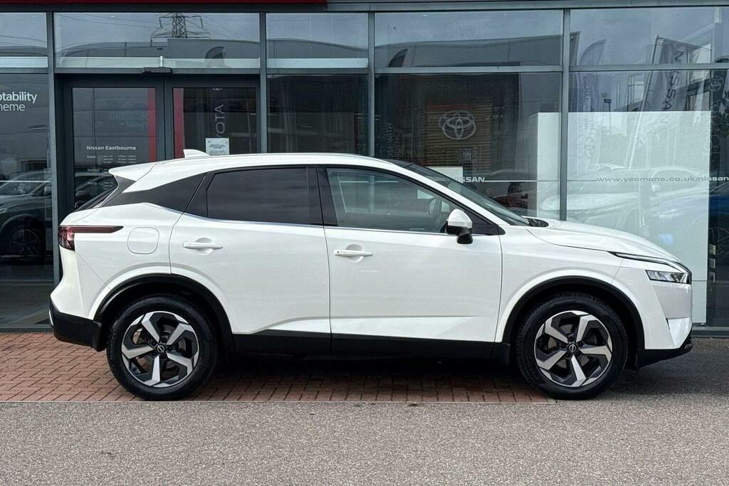 Nissan Qashqai 1.3 Dig-t Mh N-connecta Glass Roof Black #2