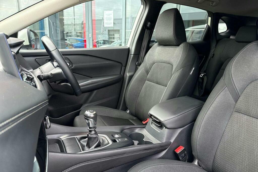 Nissan Qashqai 1.3 Dig-t Mh N-connecta Glass Roof Black #16