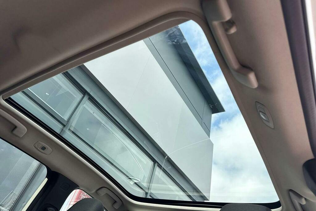 Nissan Qashqai 1.3 Dig-t Mh N-connecta Glass Roof Black #29