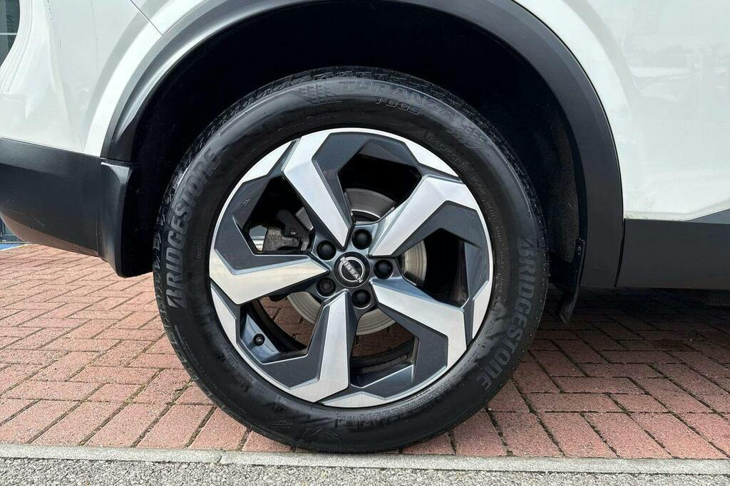 Nissan Qashqai 1.3 Dig-t Mh N-connecta Glass Roof Black #9