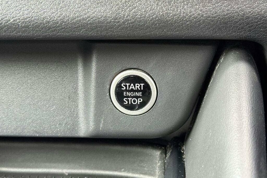 Nissan Qashqai 1.3 Dig-t Mh N-connecta Glass Roof Black #37