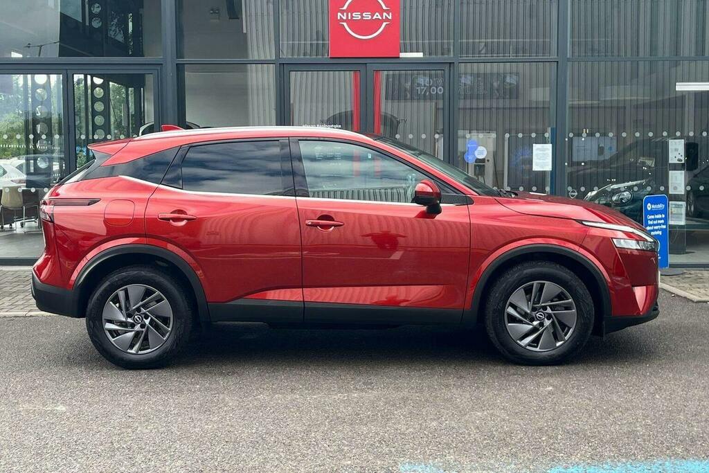 Nissan Qashqai 1.3 Dig T Mhev Acenta Premium Suv Hybri Red #2