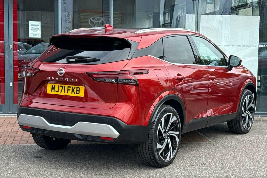 Nissan Qashqai 1.3 Dig T Mhev Tekna Plus Suv Hybrid Xt Red #3