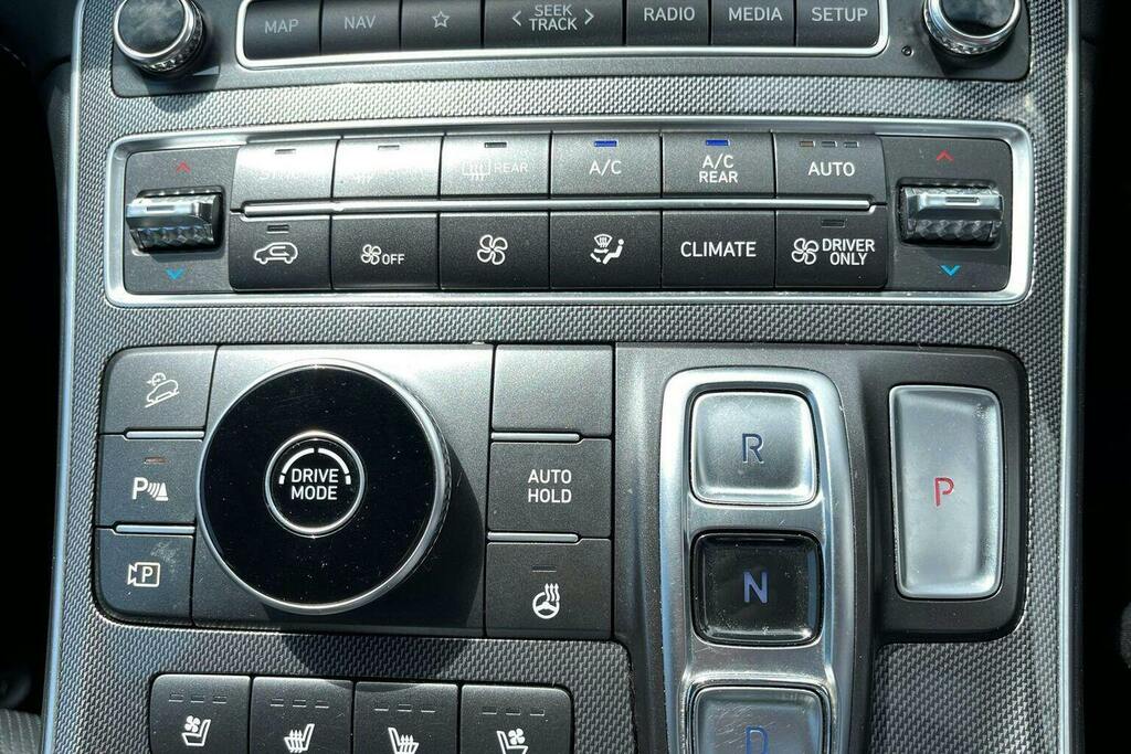 Hyundai Santa Fe 1.6L Ultimate Black #24