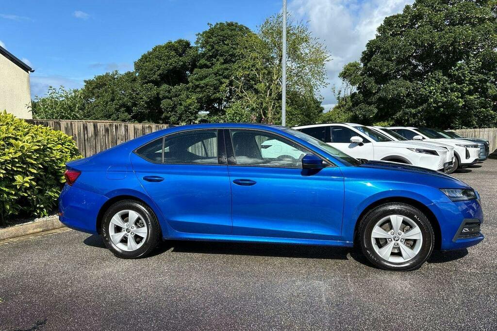 Skoda Octavia 1.5 Tsi Act Se Hatchback WL73CUW Blue #2